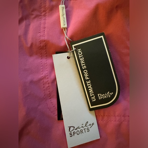 Daisy Sports Golf Shorts - Picture 4 of 4